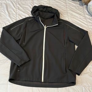 Mens Large Lululemon jacket with vents and zipped hood.